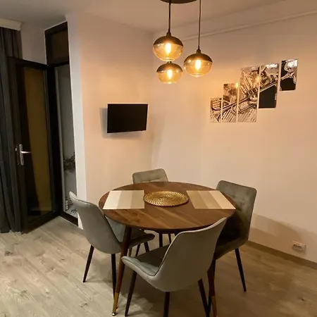 Rr Apartament *